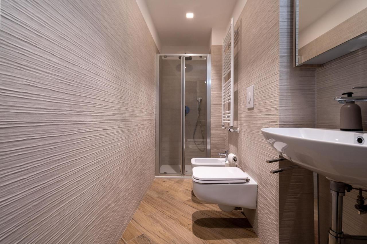Aurealiving - Trastevere Suite With Rooftop & Gym, Your Place In Rom Eksteriør billede