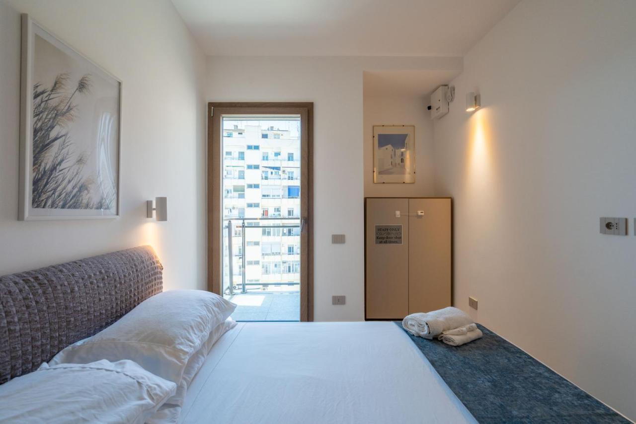 Aurealiving - Trastevere Suite With Rooftop & Gym, Your Place In Rom Eksteriør billede